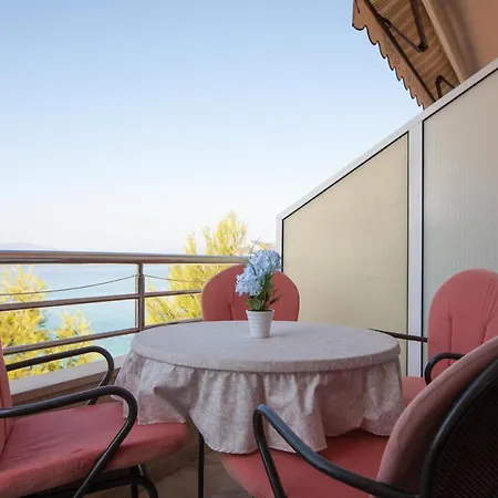Apartments Marijan - Beachfront Tucepi Exterior photo