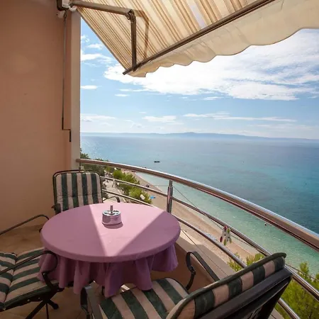Apartments Marijan - Beachfront Tucepi Exterior photo