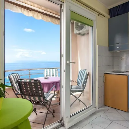 Apartments Marijan - Beachfront Tucepi Exterior photo
