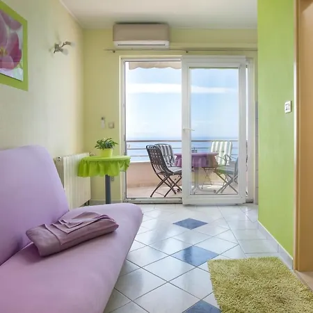 Apartments Marijan - Beachfront Tucepi Exterior photo