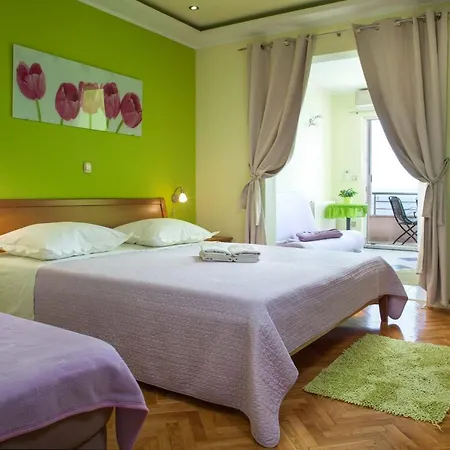 Apartments Marijan - Beachfront Tucepi Exterior photo