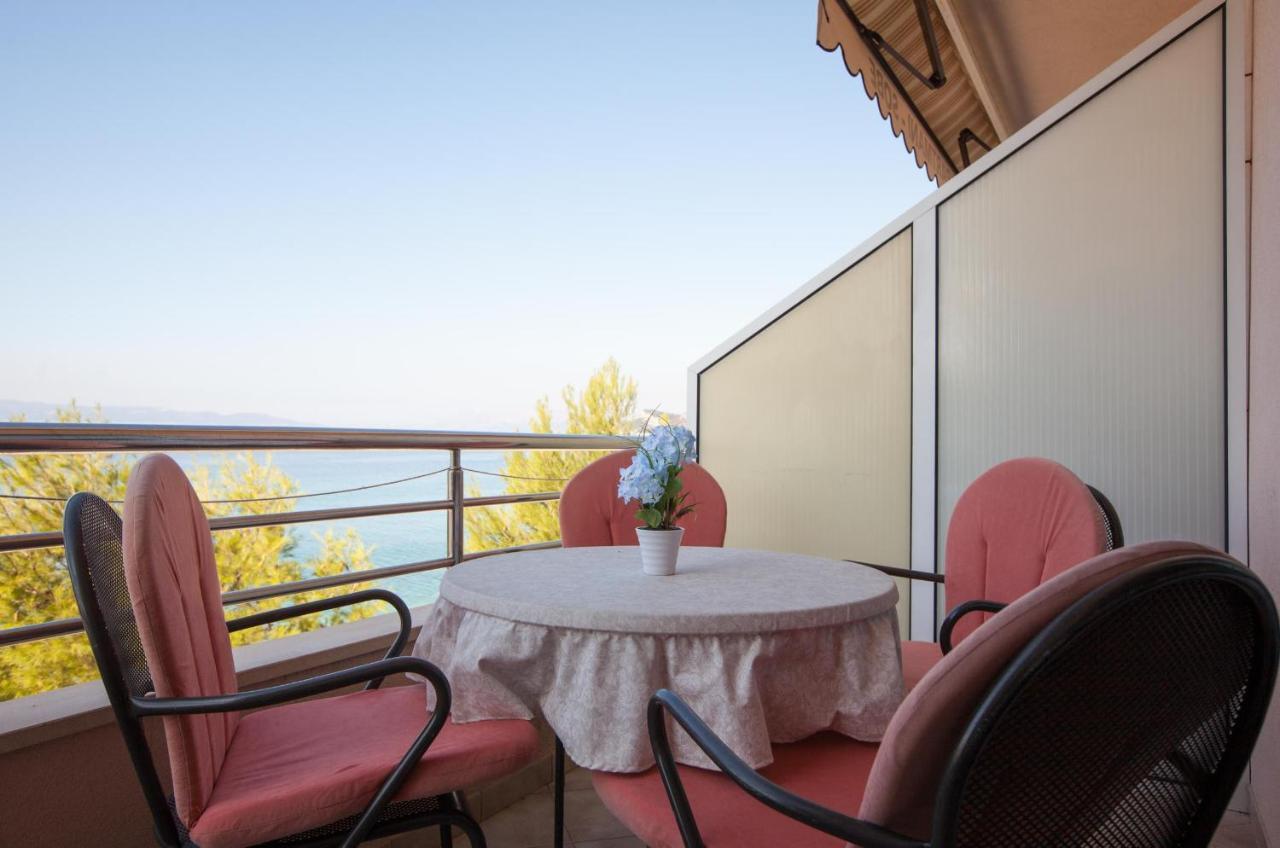 Marijan - Beachfront Apartment