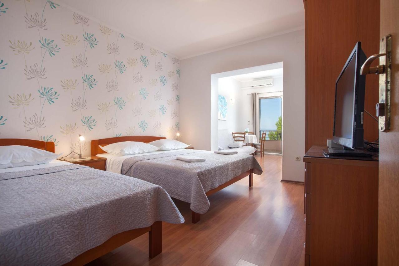 Apartment Marijan - Beachfront Tucepi