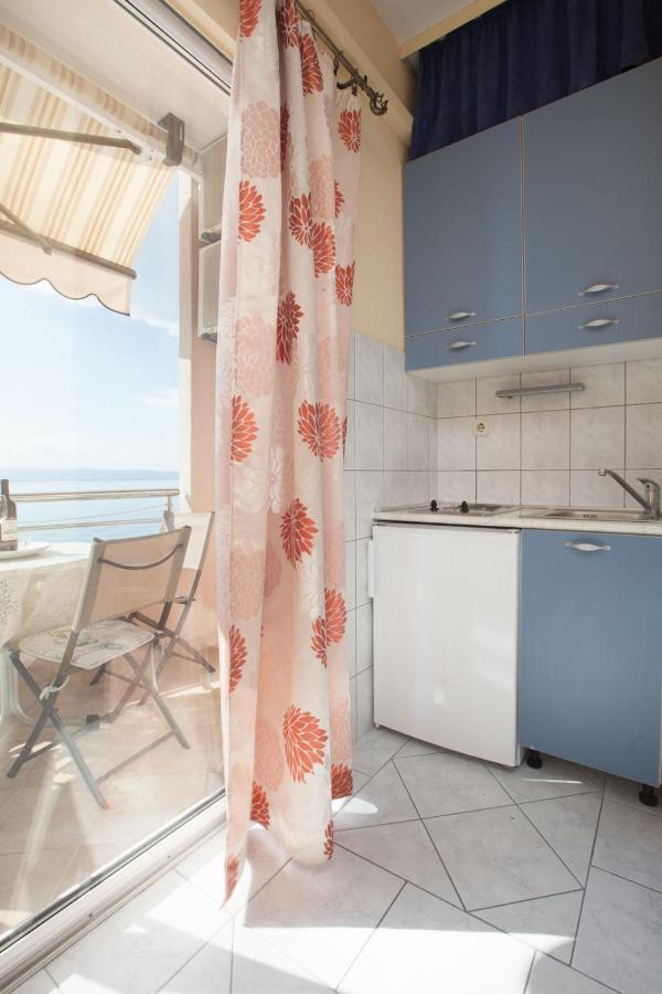 Marijan - Beachfront Apartment *