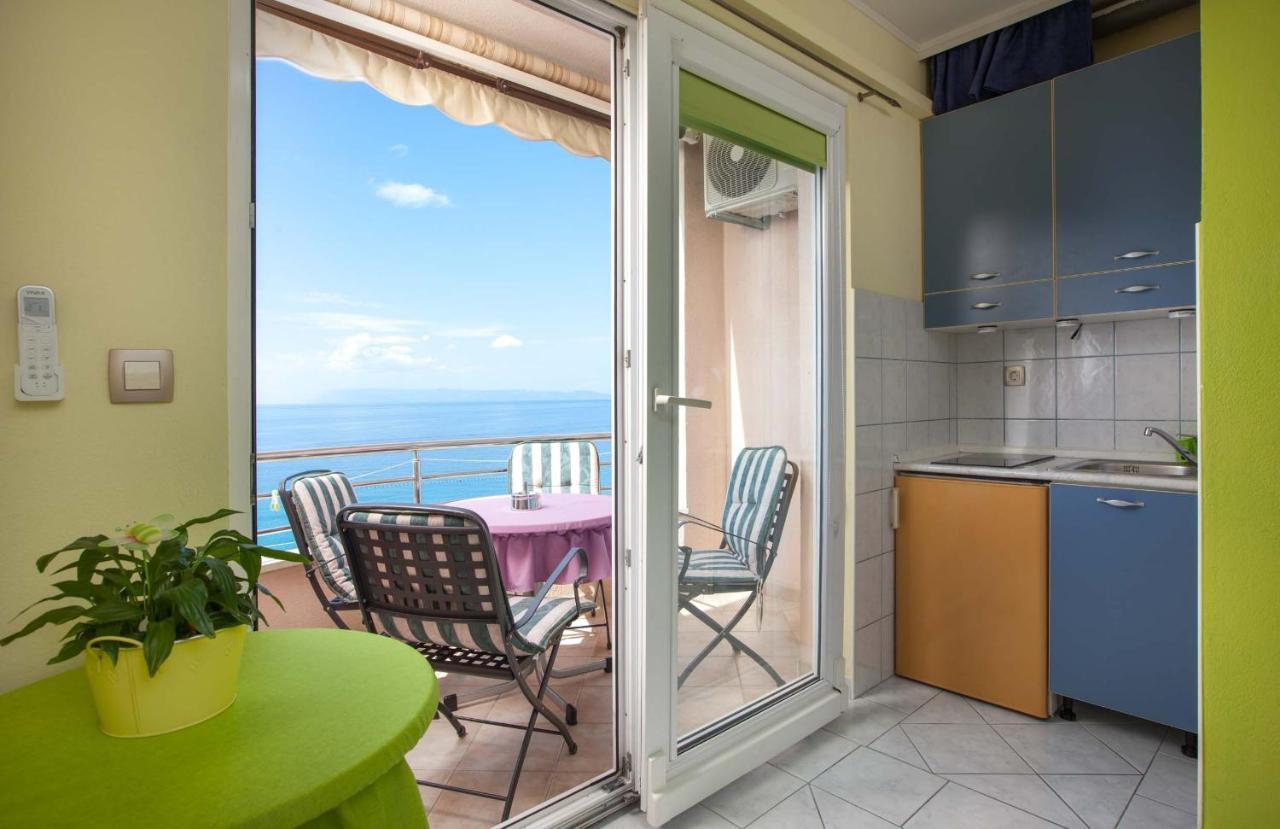 Apartment Marijan - Beachfront Tucepi