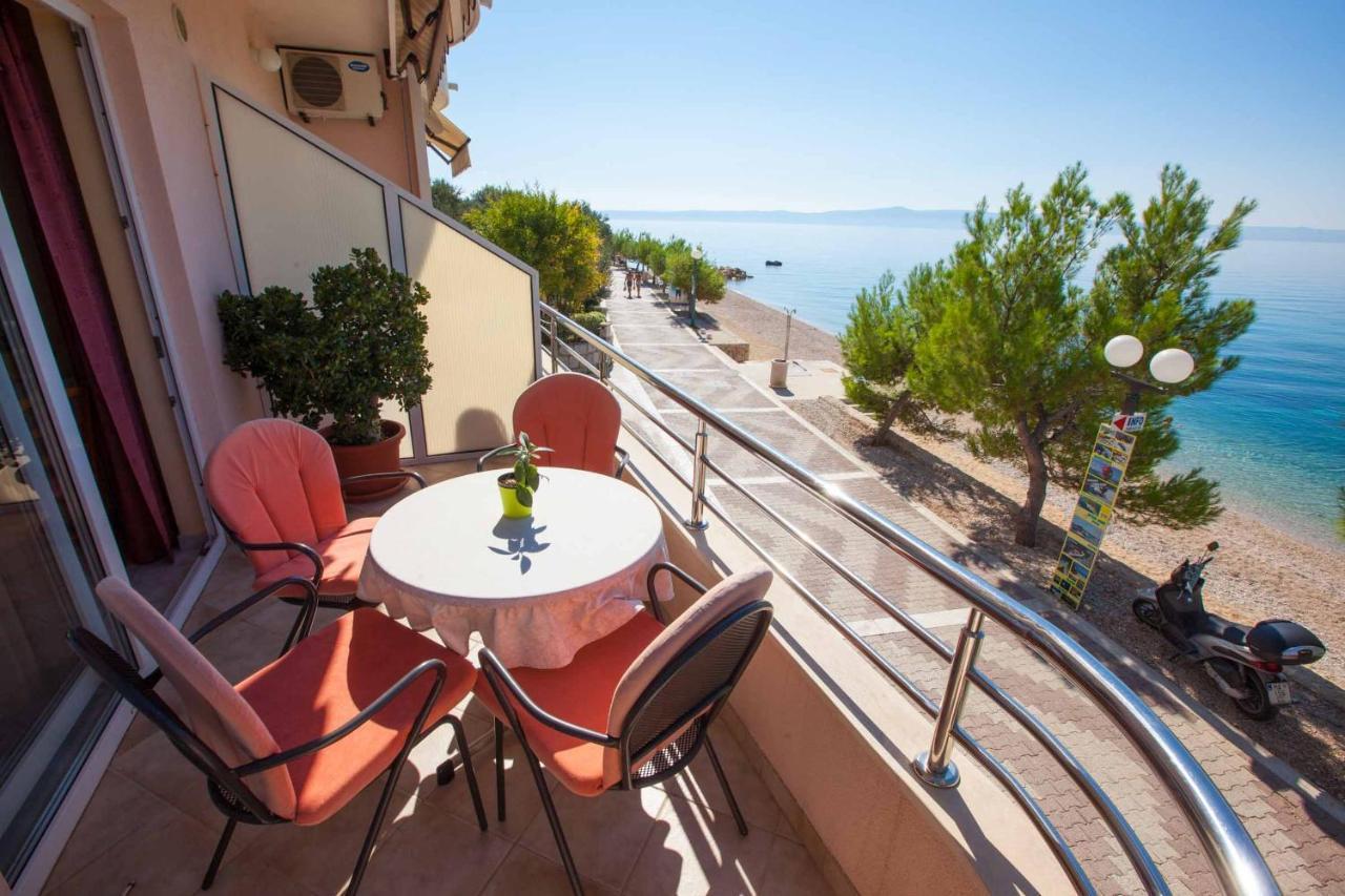Marijan - Beachfront Apartment *